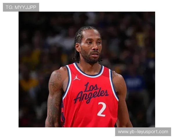 伦纳德上篮稳稳命中，快船在关键时刻稳住军心