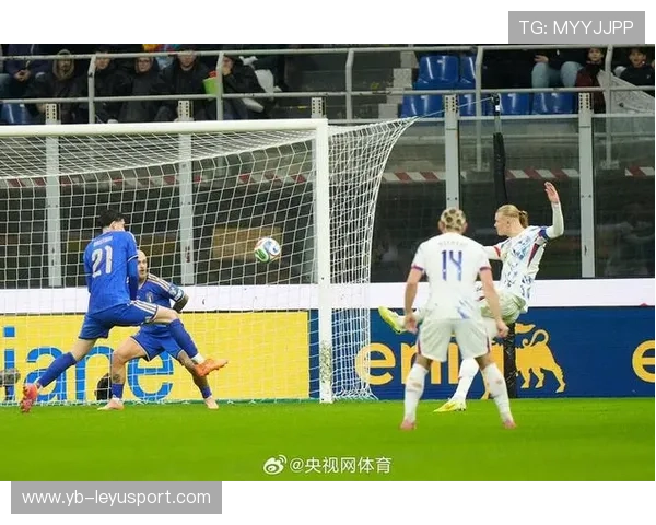 世界杯哈兰德拼抢反越位推射终结比赛